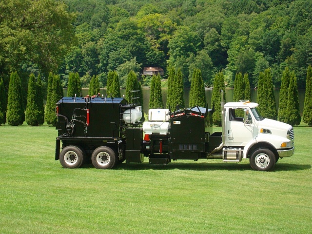 Термос-бункер для горячего асфальта регенератор на шасси грузовика RC10-T для горячего асфальта